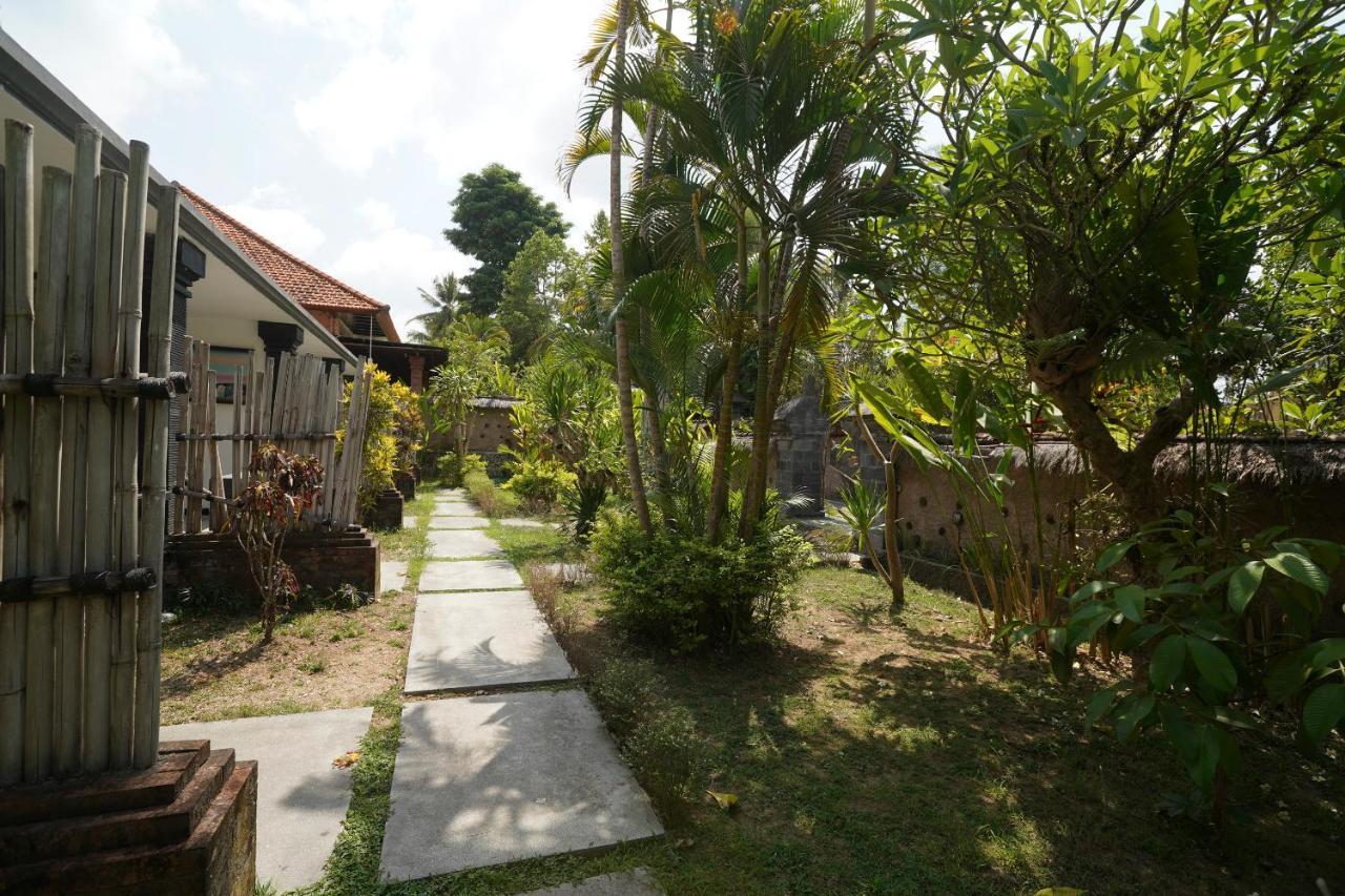 Oyo 1840 Kubu Ubud Hotel Buitenkant foto