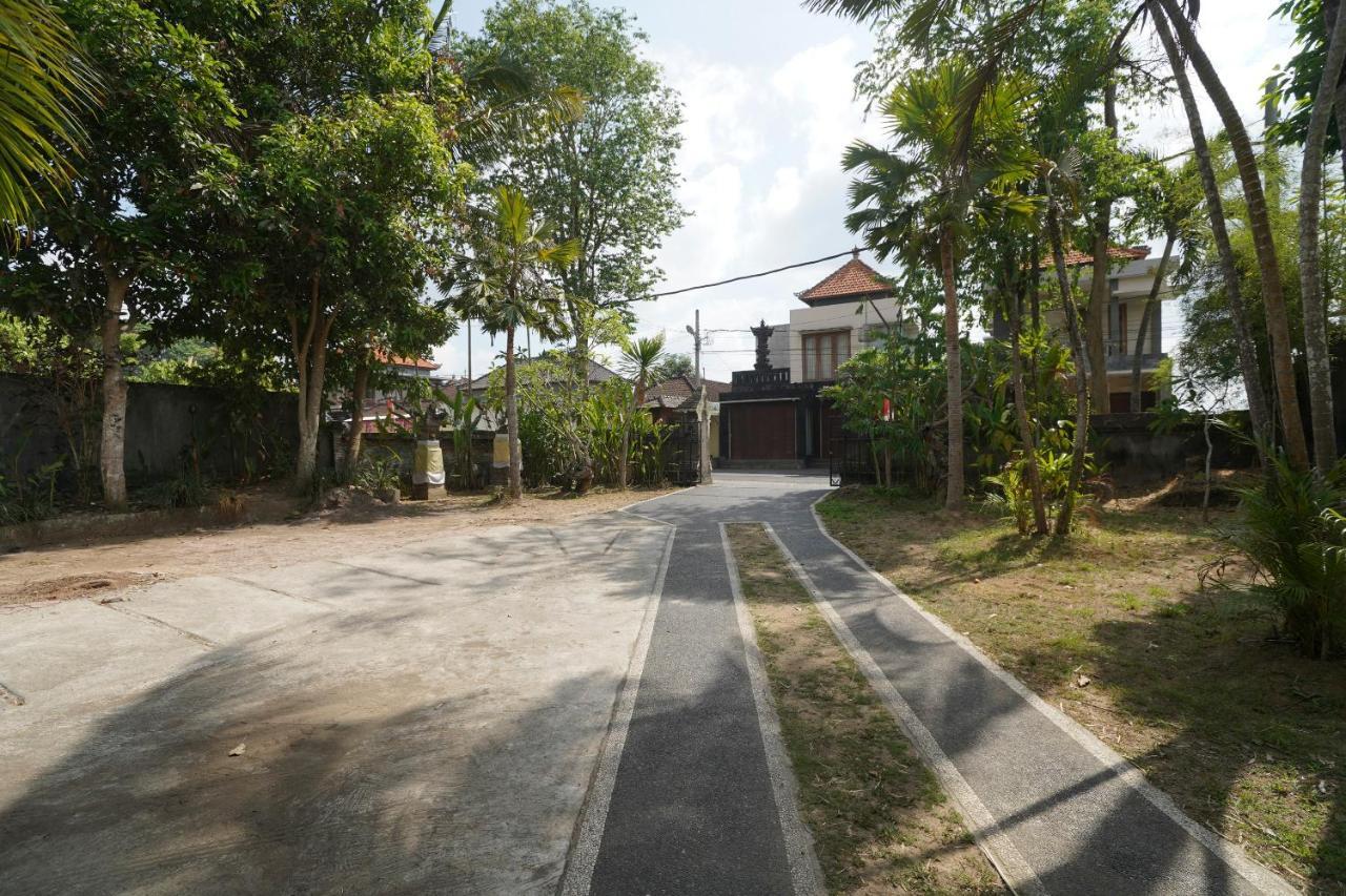 Oyo 1840 Kubu Ubud Hotel Buitenkant foto