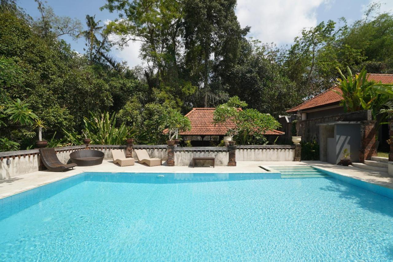 Oyo 1840 Kubu Ubud Hotel Buitenkant foto