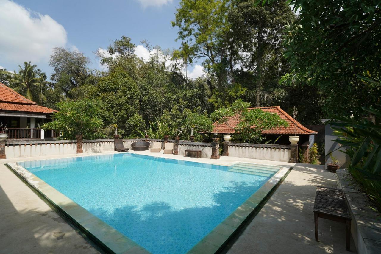 Oyo 1840 Kubu Ubud Hotel Buitenkant foto