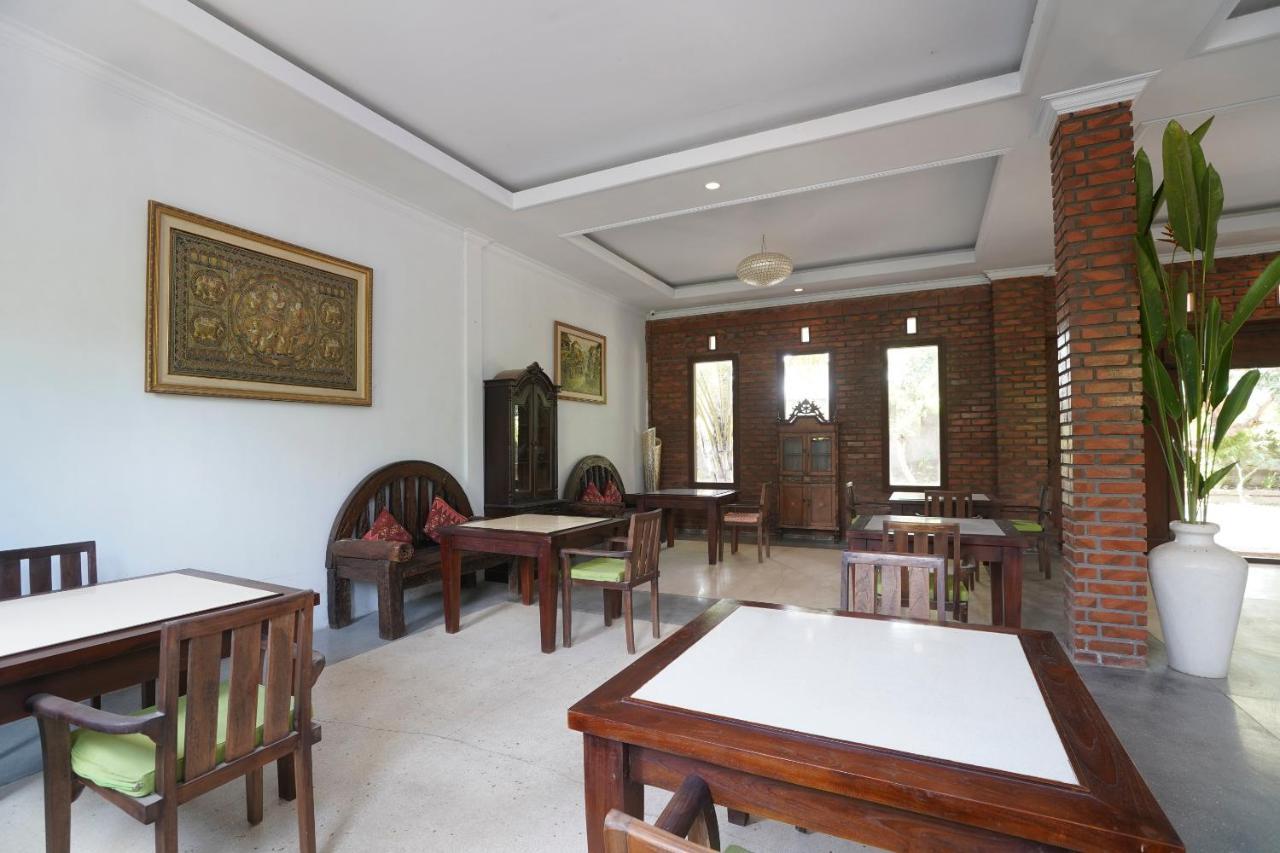 Oyo 1840 Kubu Ubud Hotel Buitenkant foto
