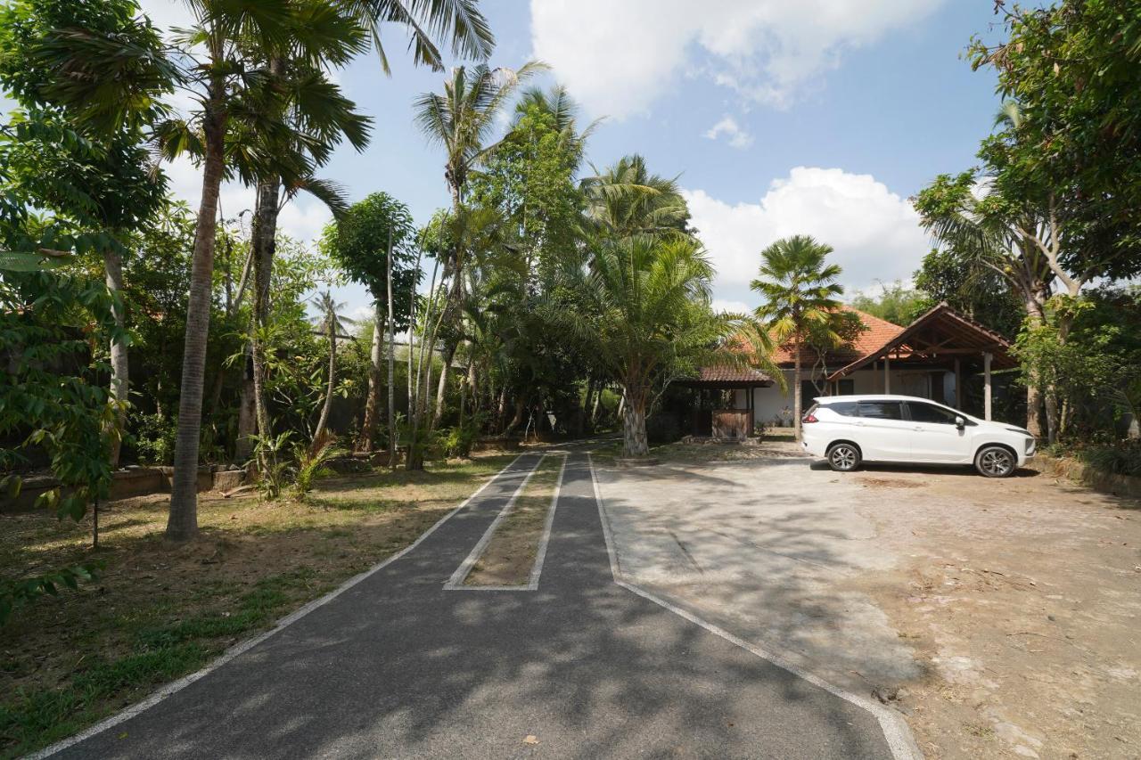 Oyo 1840 Kubu Ubud Hotel Buitenkant foto